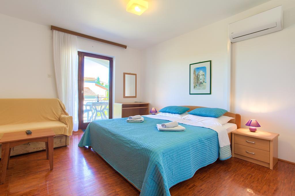 Apartments Vlatko Đảo Krk Ngoại thất bức ảnh