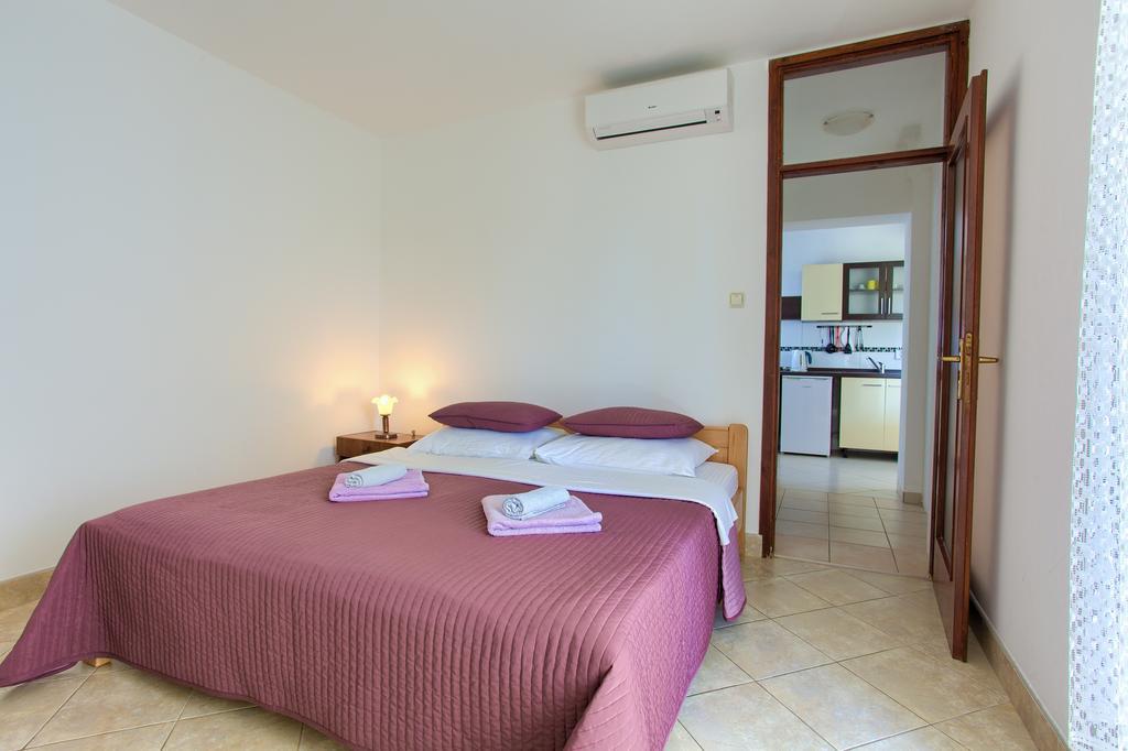 Apartments Vlatko Đảo Krk Ngoại thất bức ảnh