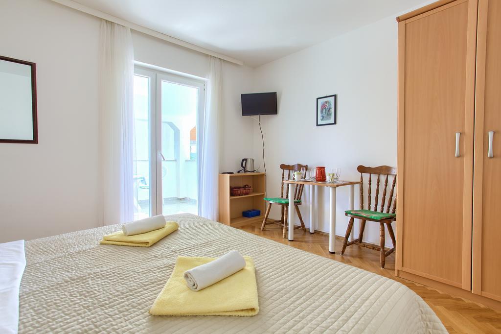 Apartments Vlatko Đảo Krk Ngoại thất bức ảnh