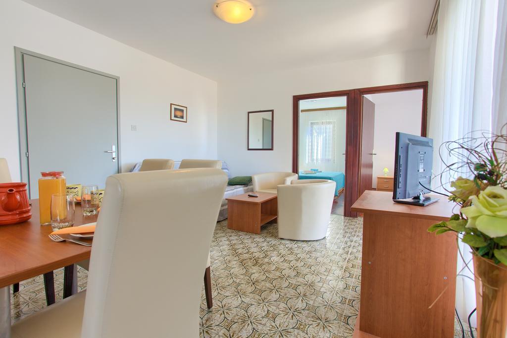 Apartments Vlatko Đảo Krk Ngoại thất bức ảnh