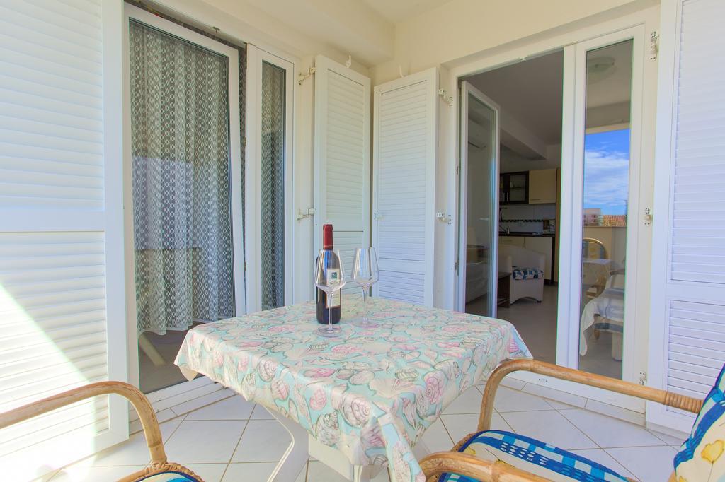Apartments Vlatko Đảo Krk Ngoại thất bức ảnh
