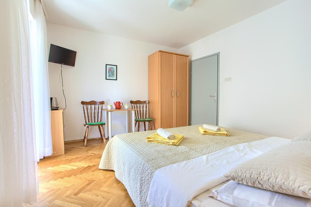 Apartments Vlatko Đảo Krk Ngoại thất bức ảnh