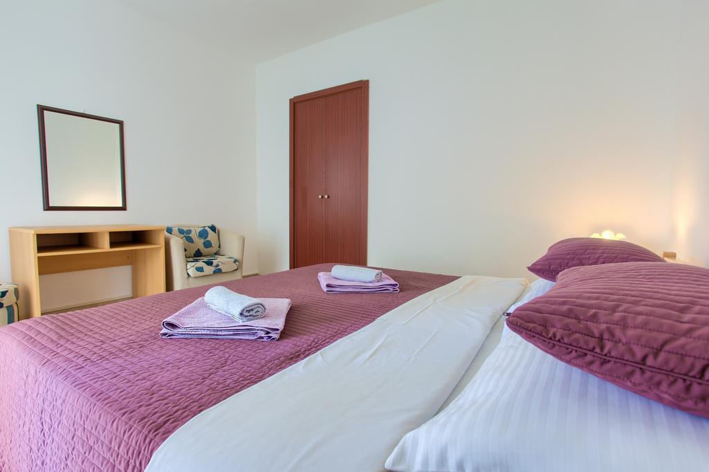 Apartments Vlatko Đảo Krk Ngoại thất bức ảnh