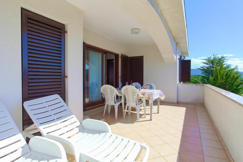 Apartments Vlatko Đảo Krk Ngoại thất bức ảnh
