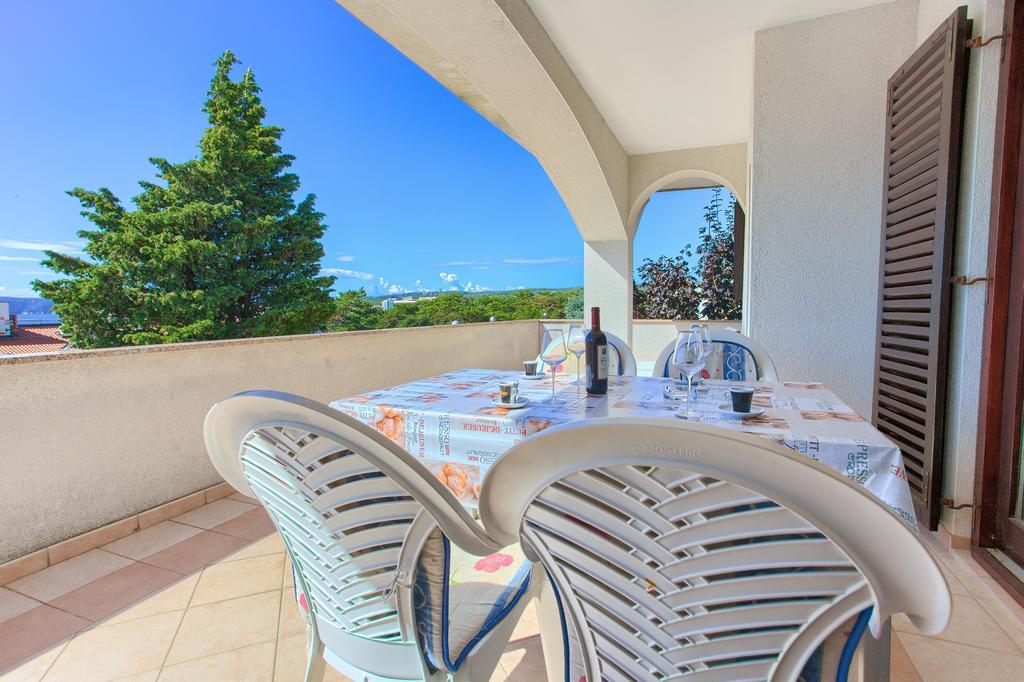 Apartments Vlatko Đảo Krk Ngoại thất bức ảnh